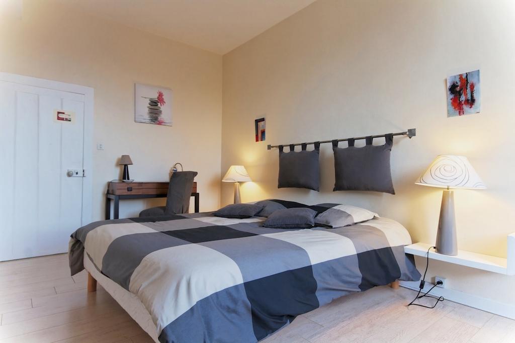 Comme A La Maison Bed and Breakfast Tours-sur-Marne Habitación foto